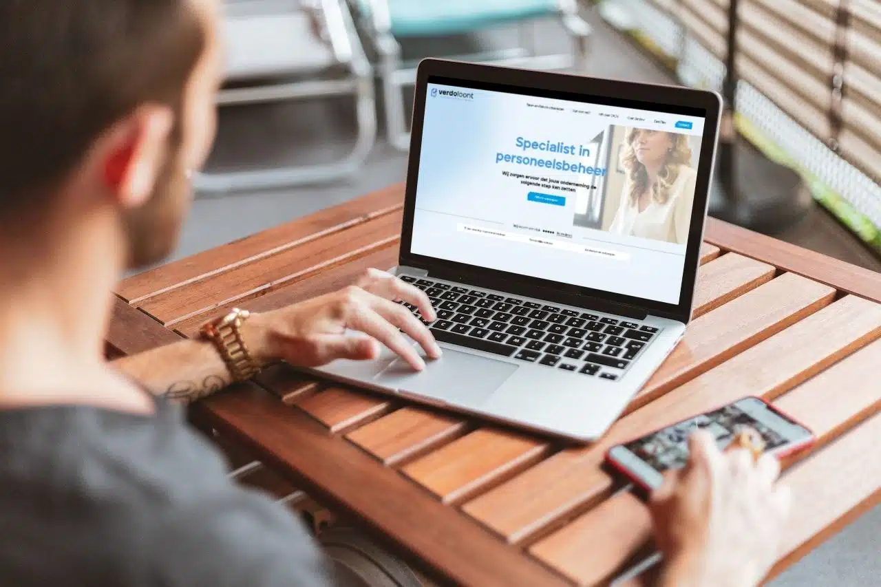 Salarisadministratie uitbesteden of zelf doen?